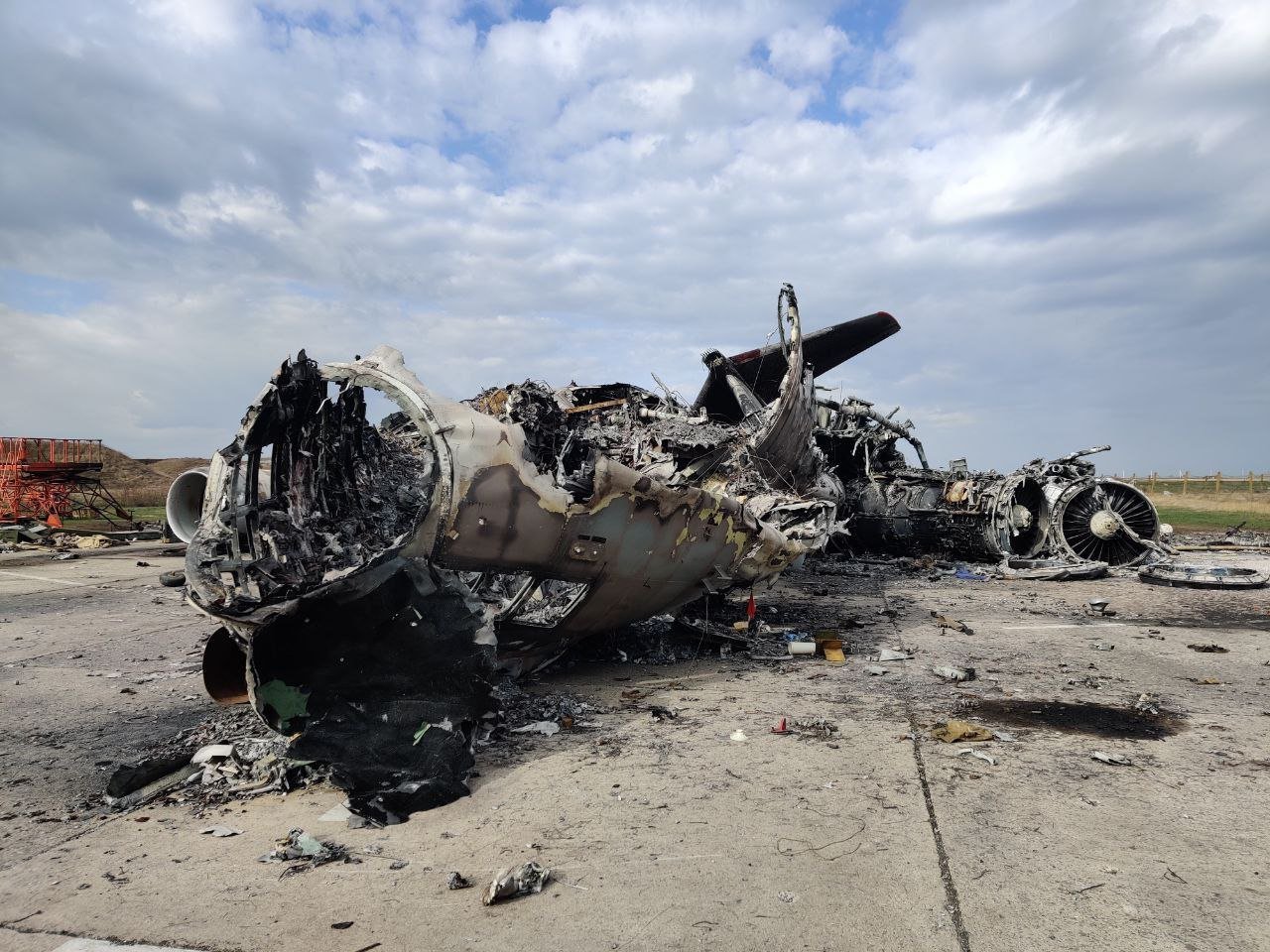 Il-76MD wreck 2.jpg